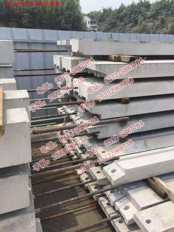 高速水泥護欄模具工程案例